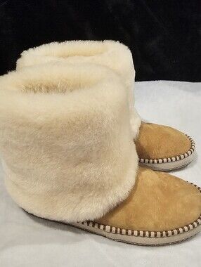 UGG Shearling Maylin Style Fold-Over Slipper Boots in Tan and Cream Size 7